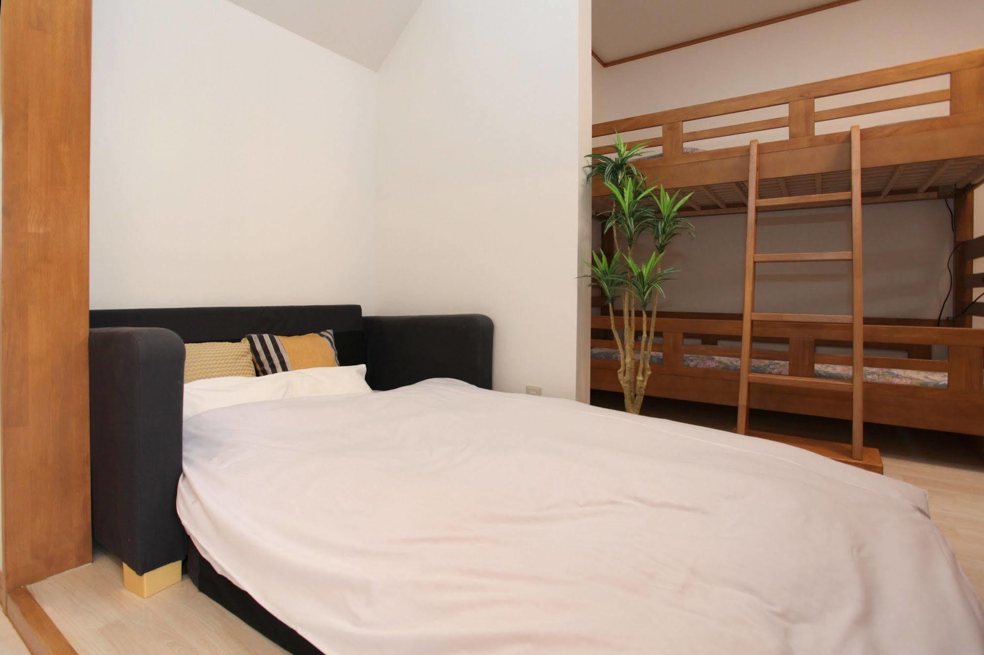 Fujiyama Base Bed & Breakfast Fujiyoshida Ngoại thất bức ảnh